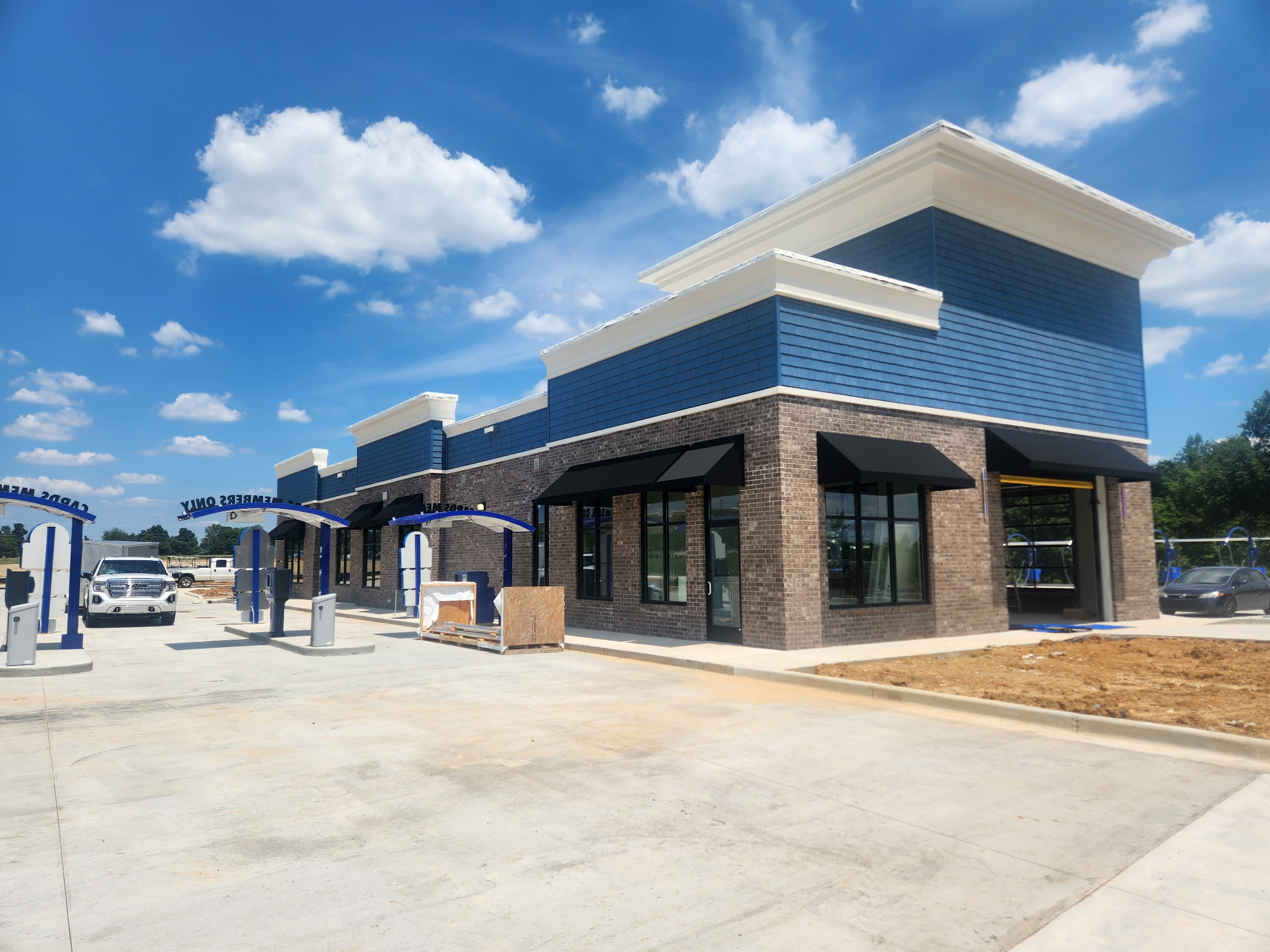 Elizabethtown Kentucky Clean Waves Car Wash Traditional Style Sunbrella Fabric Awnings 